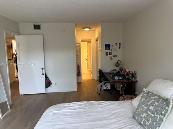 Undisclosed Address #A11896115, Kendall FL 33143