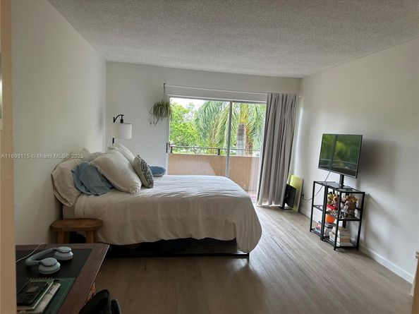 Undisclosed Address #A11896115, Kendall FL 33143