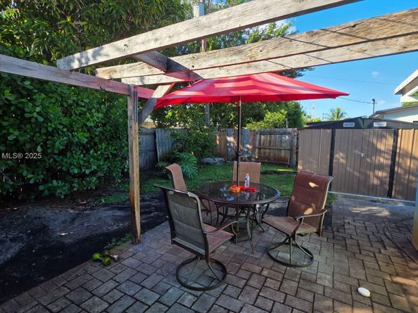 2933 NE 12th Ter, Pompano Beach FL 33064