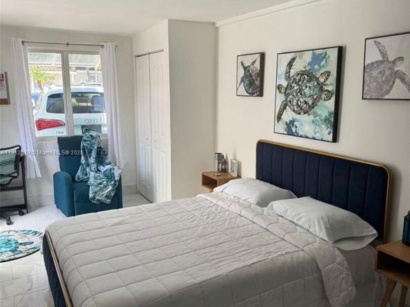 2933 NE 12th Ter, Pompano Beach FL 33064