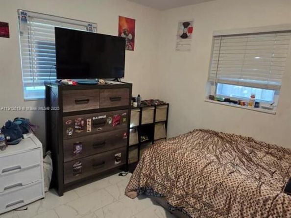 2933 NE 12th Ter, Pompano Beach FL 33064