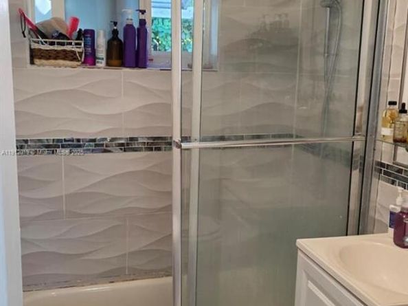 2933 NE 12th Ter, Pompano Beach FL 33064