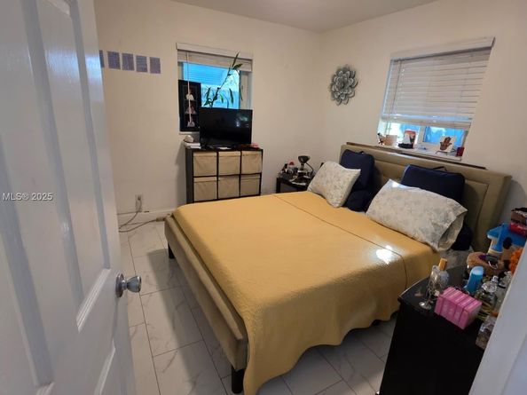 2933 NE 12th Ter, Pompano Beach FL 33064