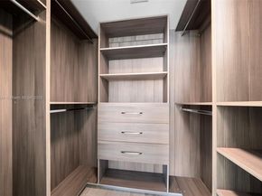 460 NE 28th St 2707, Miami FL 33137