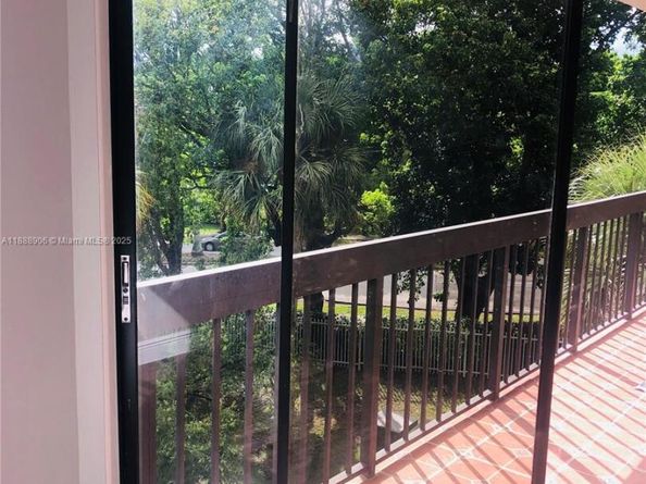 8810 SW 132nd Pl 404DN, Miami FL 33186