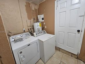 325 SW 80th Ter, North Lauderdale FL 33068