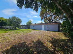 325 SW 80th Ter, North Lauderdale FL 33068