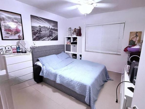 17652 NW 76th Ct, Hialeah FL 33015