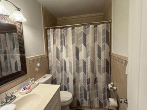 17652 NW 76th Ct, Hialeah FL 33015