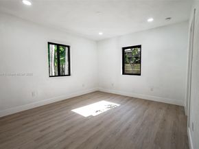 751 NE 80th St, Miami FL 33138