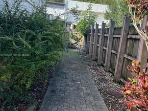 7100 SW 112th Pl, Miami FL 33173