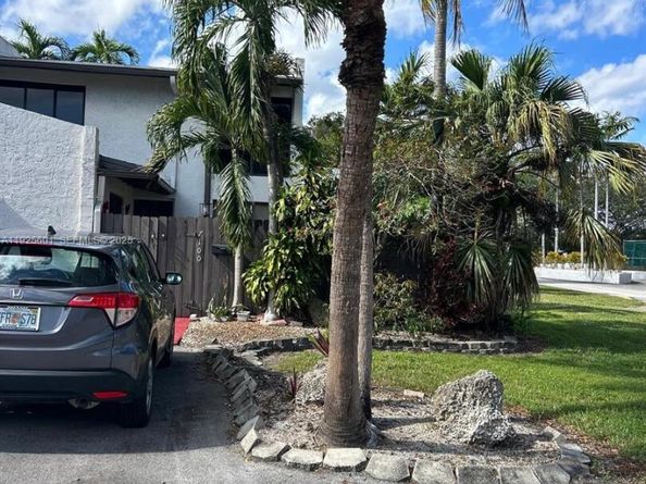 7100 SW 112th Pl, Miami FL 33173