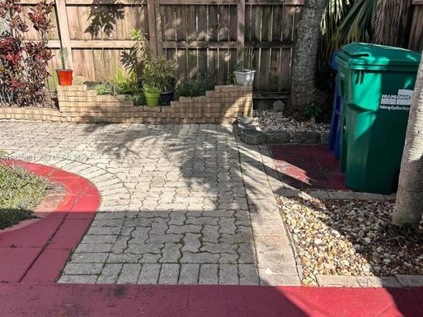 7100 SW 112th Pl, Miami FL 33173