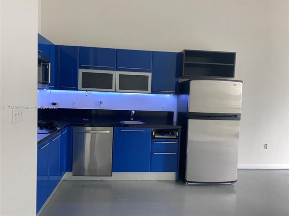 253 NE 2nd St 324, Miami FL 33132