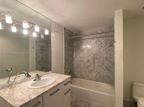 253 NE 2nd St 324, Miami FL 33132