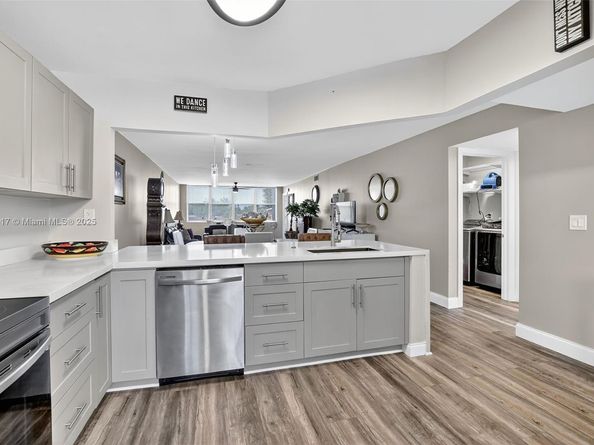 2521 NW 104th Ave 203, Sunrise FL 33322