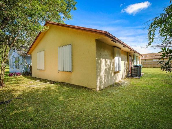 12235 SW 202nd St, Miami FL 33177