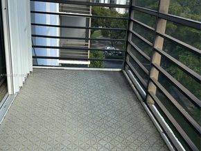 20500 W Country Club Dr 715, Aventura FL 33180