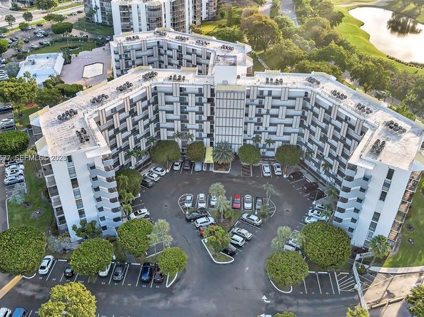 20500 W Country Club Dr 715, Aventura FL 33180