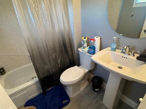 114 Royal Park Dr 4H, Oakland Park FL 33309
