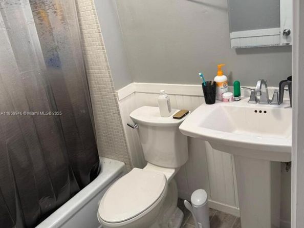 114 Royal Park Dr 4H, Oakland Park FL 33309