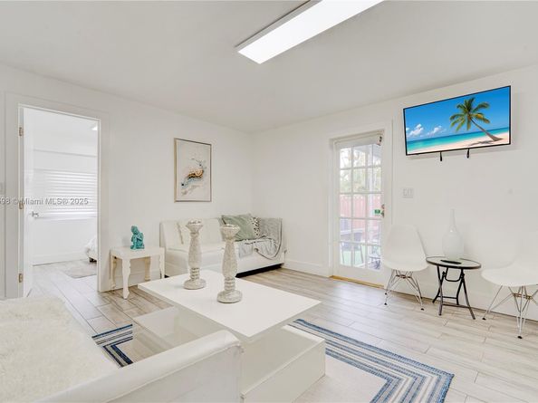 901 SW 79th Ave, Miami FL 33144