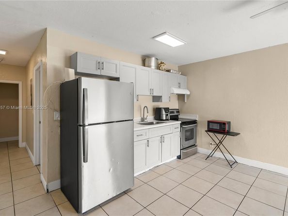 538 NW 18th Ave, Fort Lauderdale FL 33311