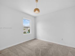 619 NE 5th St, Florida City FL 33034