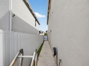 619 NE 5th St, Florida City FL 33034