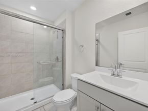 619 NE 5th St, Florida City FL 33034