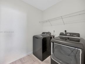 619 NE 5th St, Florida City FL 33034