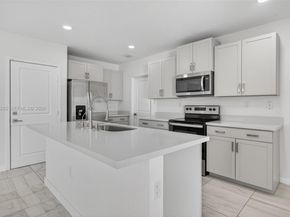 619 NE 5th St, Florida City FL 33034