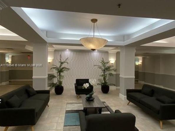 9755 NW 52nd St 318, Doral FL 33178
