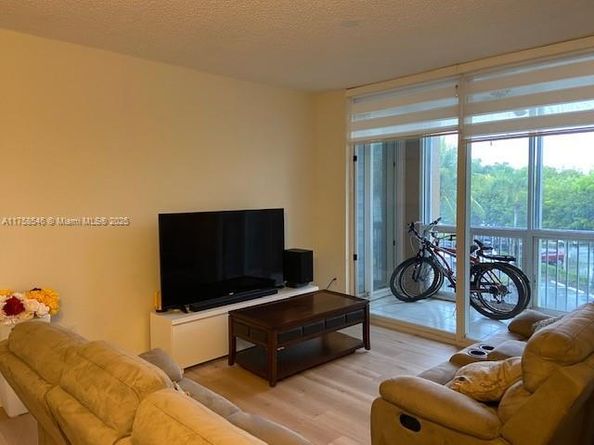 9755 NW 52nd St 318, Doral FL 33178