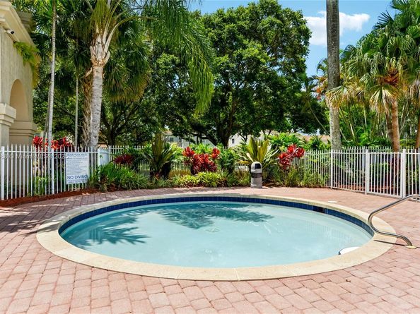 1745 NW 77th Ave, Pembroke Pines FL 33024