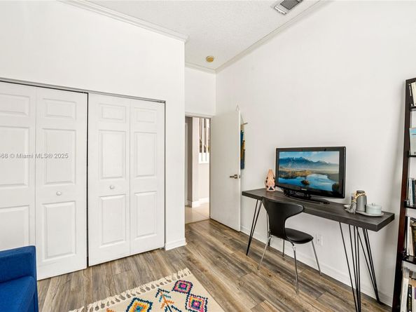 1745 NW 77th Ave, Pembroke Pines FL 33024