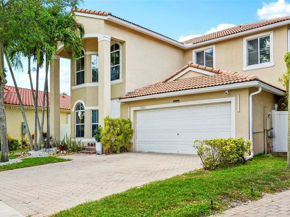 1745 NW 77th Ave, Pembroke Pines FL 33024