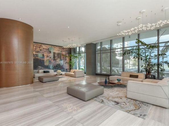 460 NE 28th St 808, Miami FL 33137