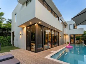121 2nd Dilido Ter. Share A, Miami Beach FL 33139