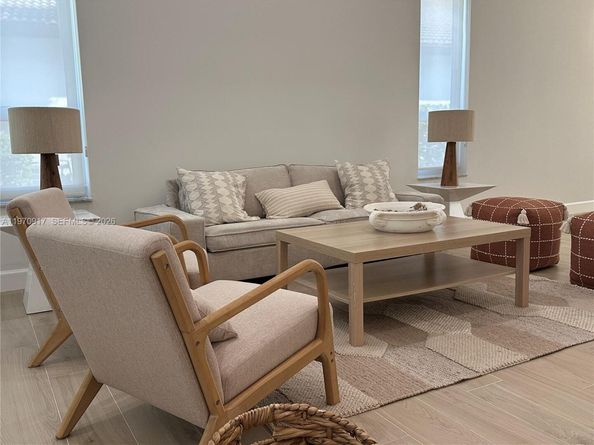 2556 Jardin Mnr, Weston FL 33327