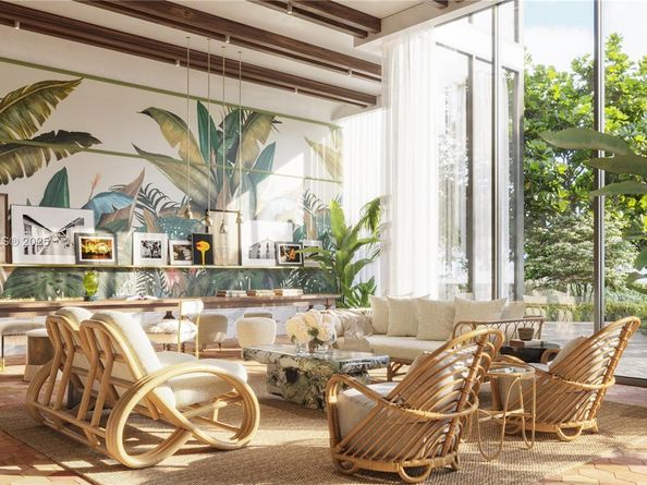 99 SE 5TH 7102, Miami FL 33131