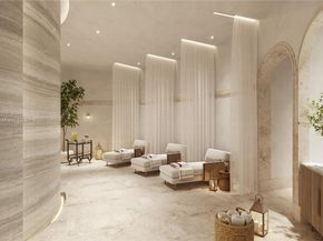 99 SE 5TH 7102, Miami FL 33131