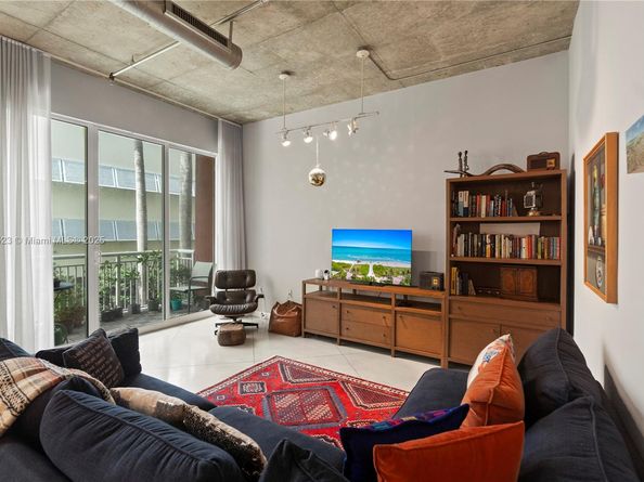 2001 Biscayne Blvd 2201, Miami FL 33137