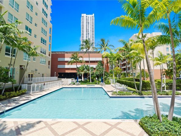 2001 Biscayne Blvd 2201, Miami FL 33137