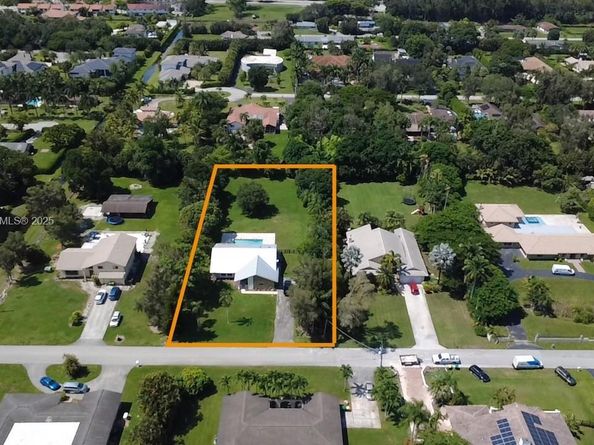 11501 SW 3rd St, Plantation FL 33325