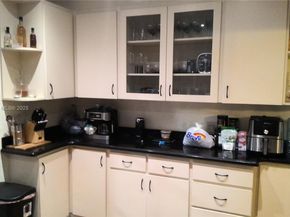 841 NE 139th St, North Miami FL 33161