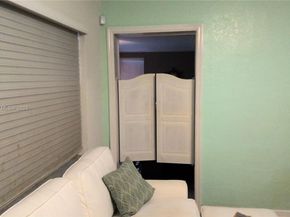 841 NE 139th St, North Miami FL 33161