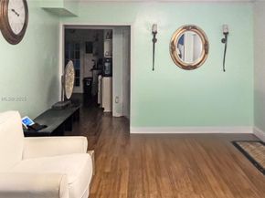 841 NE 139th St, North Miami FL 33161