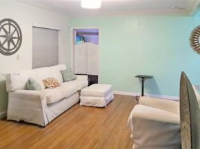 841 NE 139th St, North Miami FL 33161