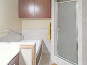 841 NE 139th St, North Miami FL 33161